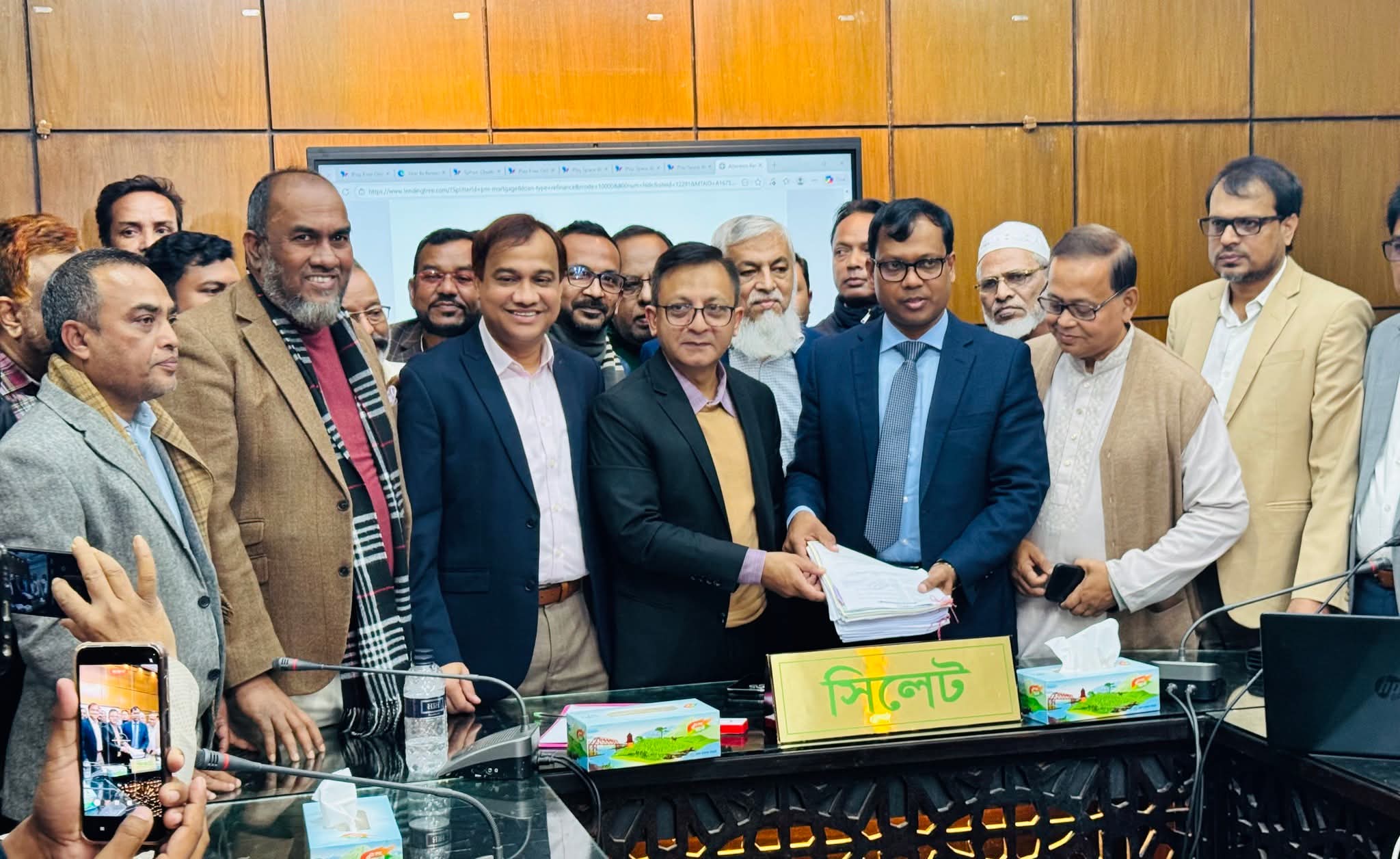 সিলেট-১আসনে বিএনপি থেকে মনোনয়ন পত্র জমা দিলেন খন্দকার আব্দুল মুক্তাদির