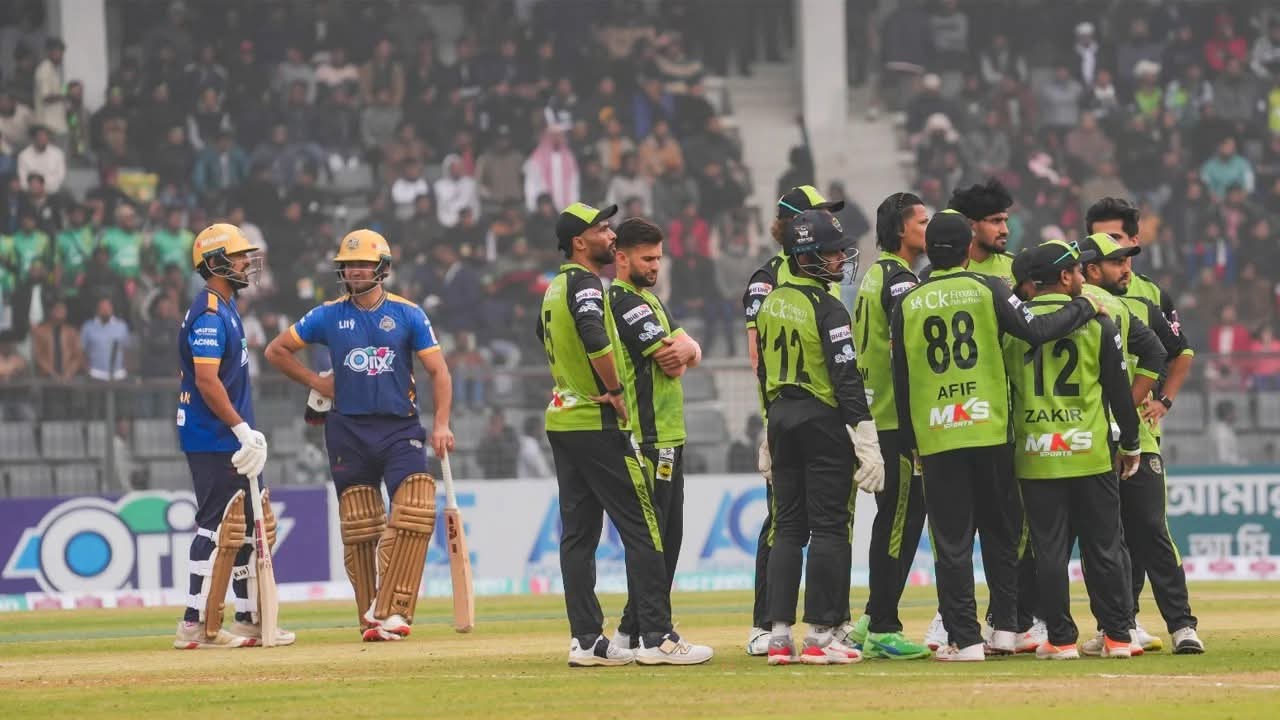 শ্বাসরুদ্ধকর ম্যাচে ঢাকা ক্যাপিটালসকে হারাল সিলেট টাইটান্স ও দিনের অপর খেলায় রাজশাহীর দুর্দান্ত জয়