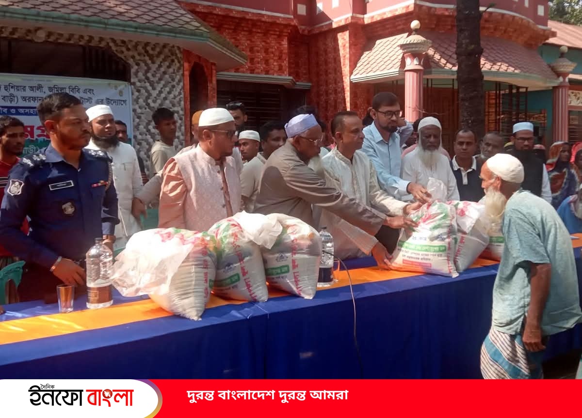 পবিত্র মাহে রামাদ্বান উপলক্ষ্যে বিশ্বনাথে ‘মহাজন বাড়ি অরফান মেমোরিয়াল ট্রাস্ট’র খাদ্যসামগ্রী বিতরণ