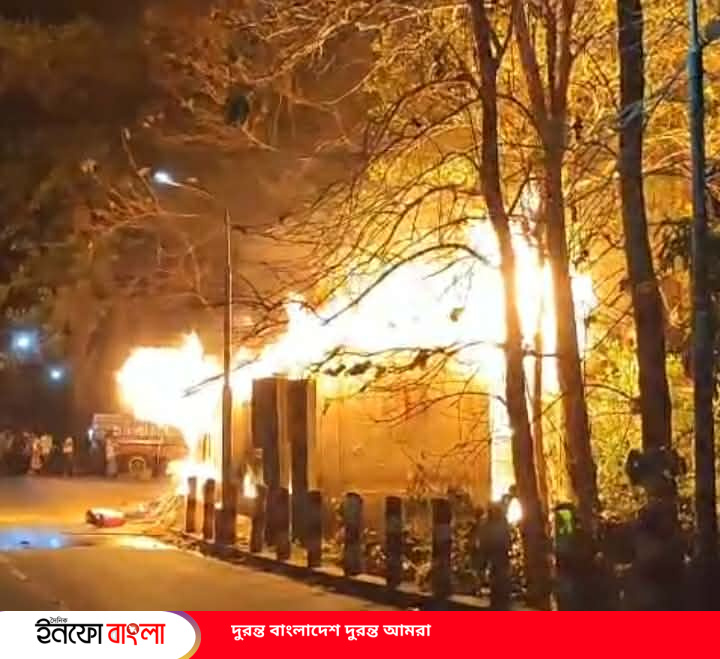 বান্দরবানে স্বর্ণমন্দির সংলগ্ন মুদির দোক