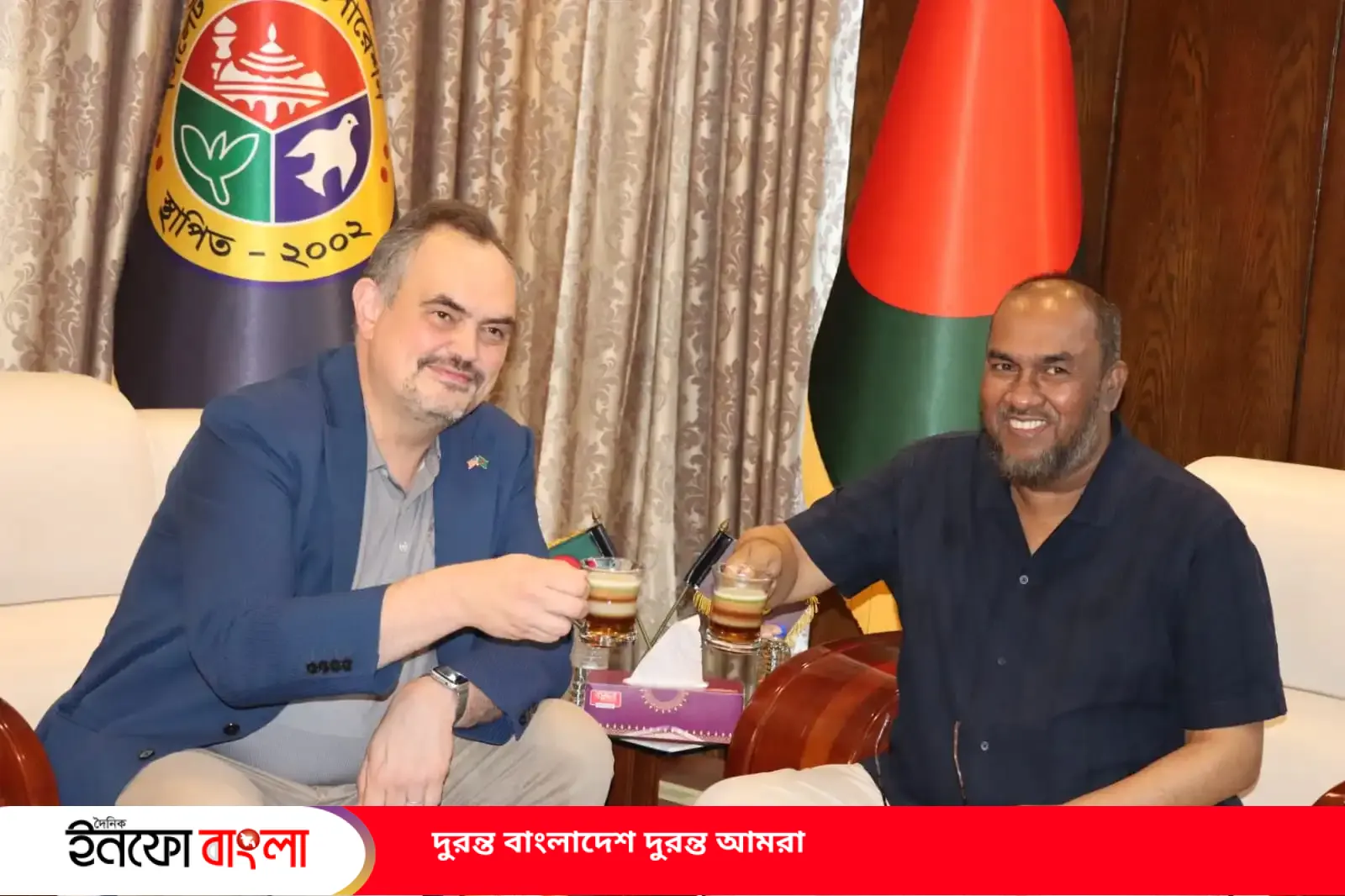 সিলেটে এসে ঐতিহ্যবাহী সাত রঙের চা উপভোগ 