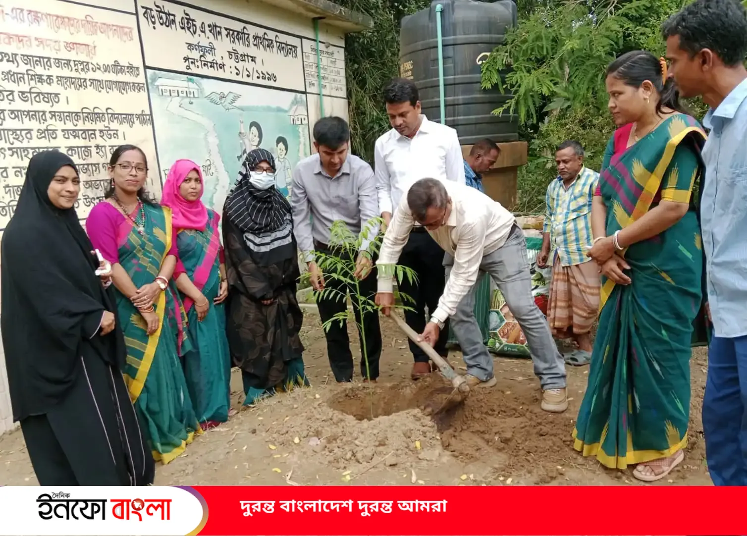 প্রাথমিক শিক্ষা পদক অনুষ্ঠান ঘিরে কর্ণফু