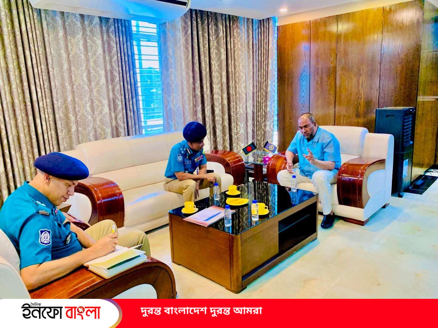 সিসিক প্রশাসকের সঙ্গে এসএমপি কমিশনারের স